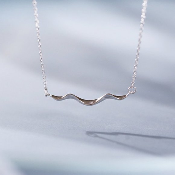 NEW 925 Sterling Silver Simple Wave Necklace - Picture 2 of 7